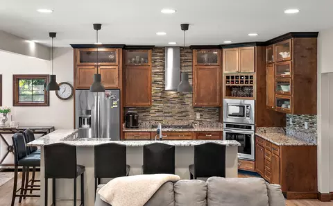 Kitchen - 10929 Bunker Dr, De Motte, IN 46310 photo 2 of 10
