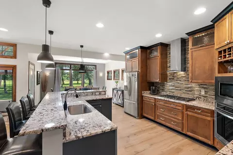 Kitchen - 10929 Bunker Dr, De Motte, IN 46310 photo 5 of 10