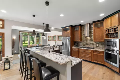 Kitchen - 10929 Bunker Dr, De Motte, IN 46310 photo 4 of 10