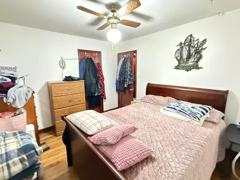 Bedroom - 2606 Birch Ave, Whiting, IN 46394 photo 2 of 7
