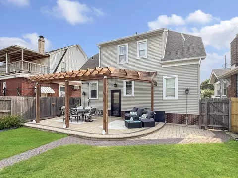 Exterior - 1342 Lake Ave, Whiting, IN 46394 photo 3 of 4