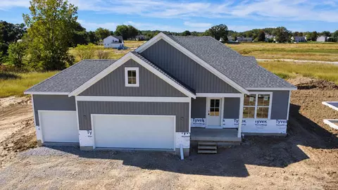 2754 Calabria Ln, Valparaiso, IN 46385