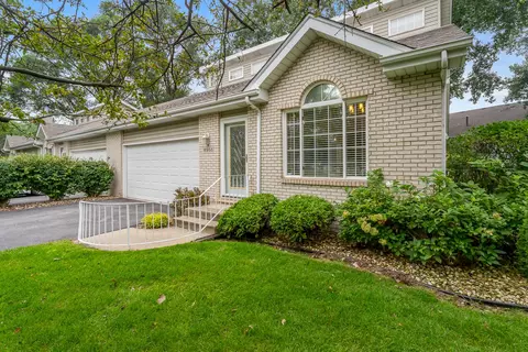 8956 Price Cir, Highland, IN 46322