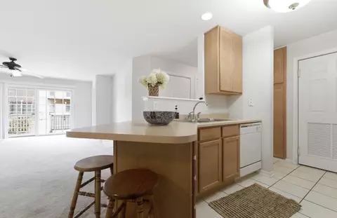 Kitchen - 629 Cambridge Ct #1-D, Munster, IN 46321 photo 1 of 3