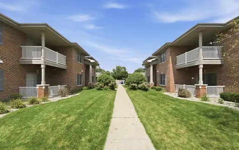Exterior - 629 Cambridge Ct #1-D, Munster, IN 46321 photo 4 of 4