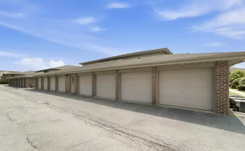 Exterior - 629 Cambridge Ct #1-D, Munster, IN 46321 photo 3 of 4