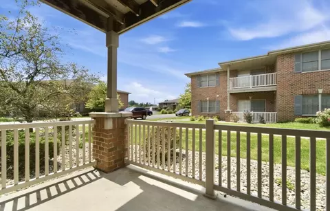 Exterior - 629 Cambridge Ct #1-D, Munster, IN 46321 photo 2 of 4