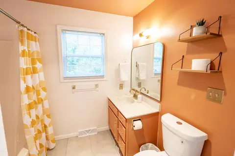 Bath - 1502 Island Blvd, Lowell, IN 46356 photo 1 of 4