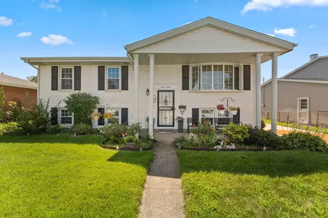 Exterior - 303 Minter Dr, Griffith, IN 46319 photo 5 of 5