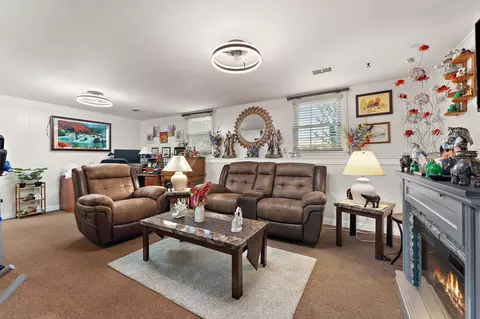 Living - 303 Minter Dr, Griffith, IN 46319 photo 4 of 4