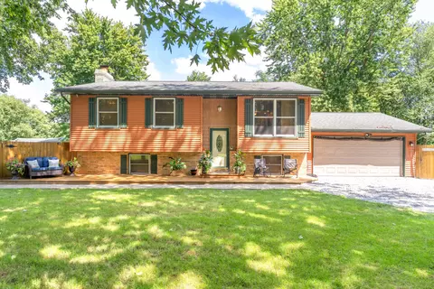 Exterior - 9857 Silver Ct, De Motte, IN 46310 photo 3 of 21