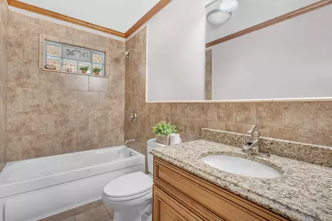 Bath - 9857 Silver Ct, De Motte, IN 46310 photo 1 of 3