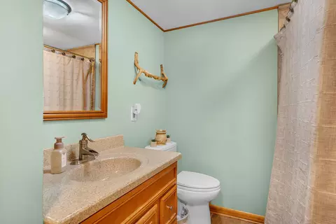Bath - 9857 Silver Ct, De Motte, IN 46310 photo 2 of 3