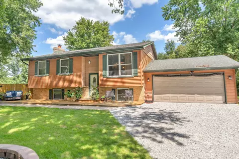 Exterior - 9857 Silver Ct, De Motte, IN 46310 photo 4 of 21