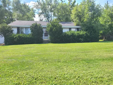 7929 Whitcomb St, Merrillville, IN 46410