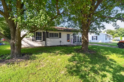 Exterior - 2706 Streamside Dr, Columbus, IN 47203 photo 10 of 16