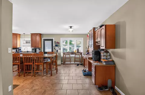 Entry Way - 2706 Streamside Dr, Columbus, IN 47203 photo 1 of 1