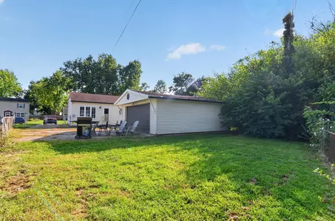 Exterior - 2706 Streamside Dr, Columbus, IN 47203 photo 13 of 16