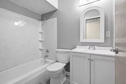 Bath - 8041 Rhode Ct, Dyer, IN 46311 photo 2 of 2
