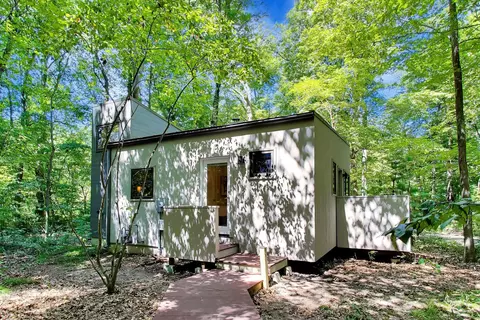 60 Tryon Farm Ln, Michigan City, IN 46360