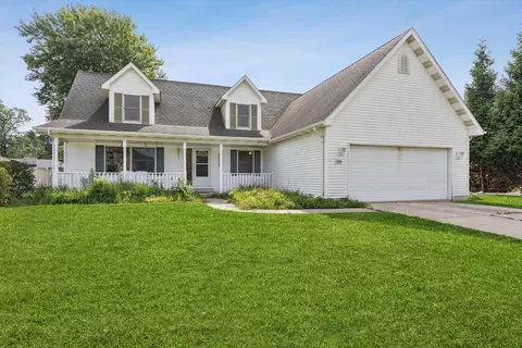 1184 Woodland Dr, Chesterton, IN 46304