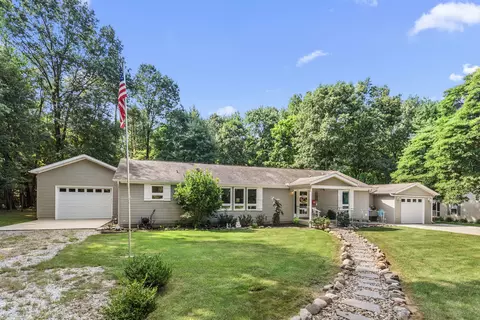 10935 Anchor Dr, Walkerton, IN 46574