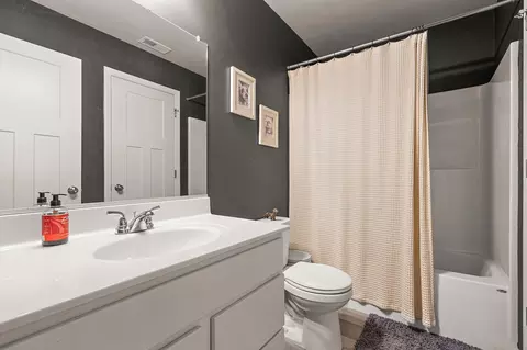 Bath - 11271 Elkhart Cir, Crown Point, IN 46307 photo 4 of 5