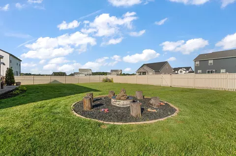 Exterior - 11271 Elkhart Cir, Crown Point, IN 46307 photo 7 of 9