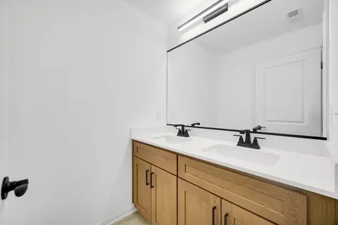 Bath - 704 Ketill Ct, Crown Point, IN 46307 photo 3 of 3