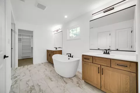 Bath - 704 Ketill Ct, Crown Point, IN 46307 photo 1 of 3
