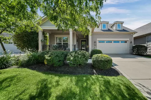3074 Indian Summer Cir, Valparaiso, IN 46385
