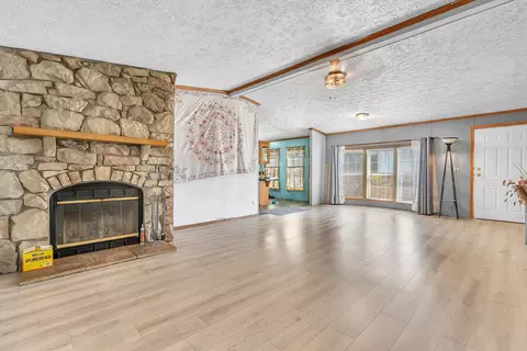 Living - 272 E High St, Wheatfield, IN 46392 photo 1 of 3