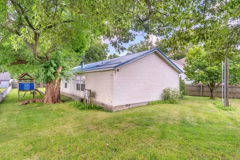 Exterior - 272 E High St, Wheatfield, IN 46392 photo 2 of 4