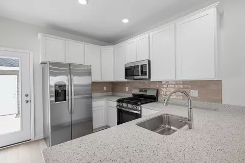 Kitchen - 1603 Parkside Ln #D, Dyer, IN 46311 photo 1 of 2