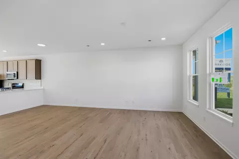 Living - 1603 Parkside Ln #G, Dyer, IN 46311 photo 2 of 3