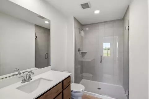 Bath - 1603 Parkside Ln #G, Dyer, IN 46311 photo 1 of 3