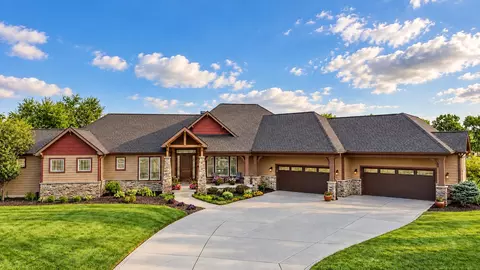 141 S Belgian Ct, Valparaiso, IN 46383