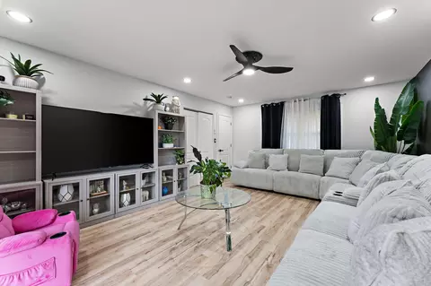 Living - 4189 Rutledge St, Gary, IN 46408 photo 5 of 8