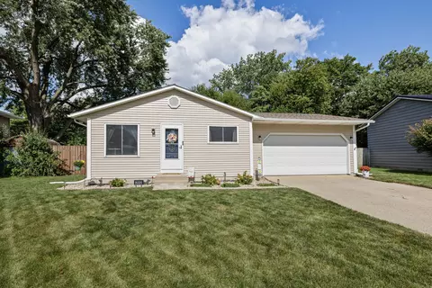 2962 Providence Dr, Mishawaka, IN 46544