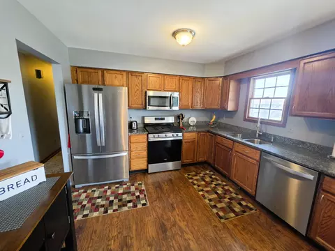 Kitchen - 1285 W 98th Ave, Crown Point, IN 46307 photo 3 of 4