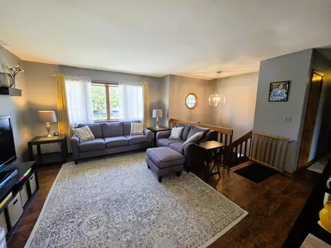Living - 1285 W 98th Ave, Crown Point, IN 46307 photo 2 of 7