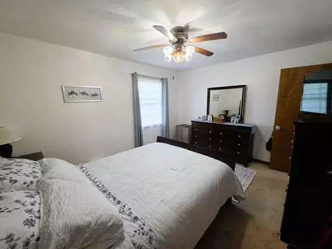 Bedroom - 1285 W 98th Ave, Crown Point, IN 46307 photo 2 of 10