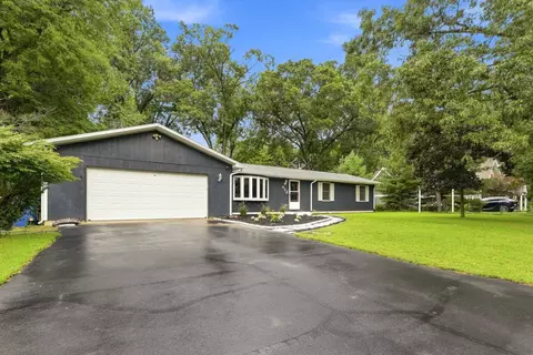 412 Westwood Dr, Michigan City, IN 46360