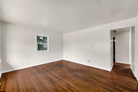 Living - 621 Colfax St, Gary, IN 46406 photo 2 of 4
