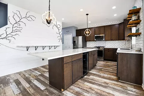 Kitchen - 527 Chicory Ln, Valparaiso, IN 46385 photo 5 of 6