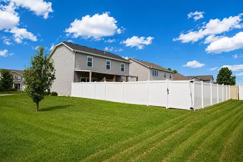 Exterior - 527 Chicory Ln, Valparaiso, IN 46385 photo 7 of 8