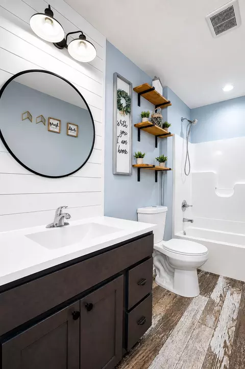 Bath - 527 Chicory Ln, Valparaiso, IN 46385 photo 5 of 5