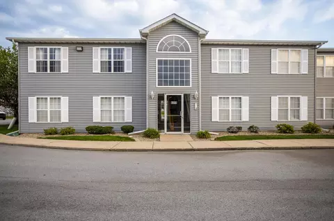 8211 Lincoln Cir #A, Merrillville, IN 46410