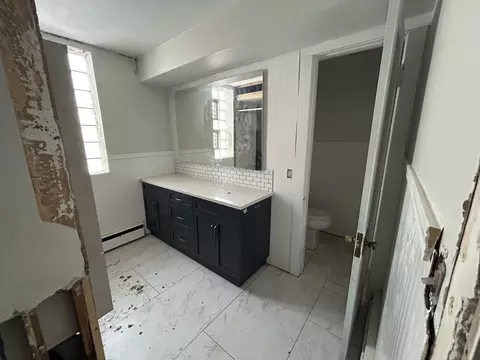 Bath - 1826 Laporte Ave, Whiting, IN 46394 photo 2 of 2