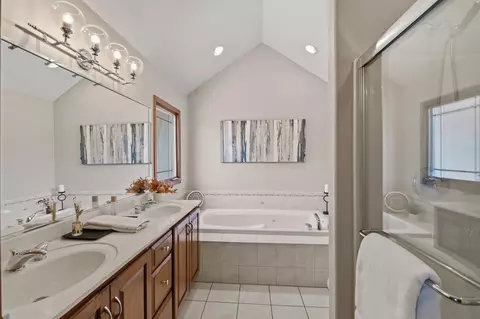 Bath - 108 Exeter Rd, Munster, IN 46321 photo 1 of 6